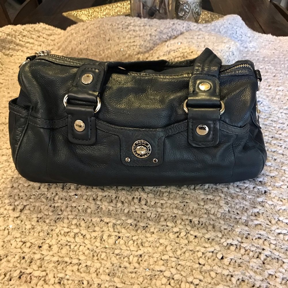 “ MARC BY MARC JACOBS “  NAVY LEATHER PURSE!!!